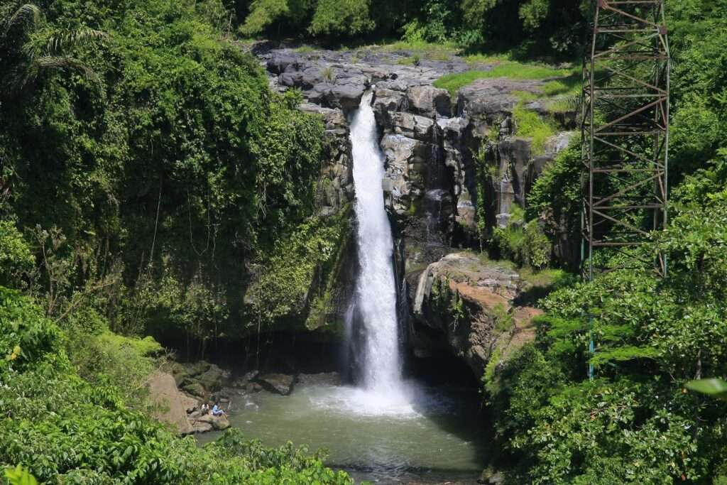 Tegenungan waterval