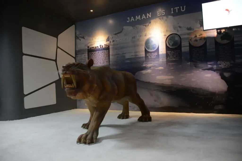 Menyibak Misteri Masa Lalu: Petualangan Menakjubkan di Museum Situs Semedo 5 Museum Situs Semedo