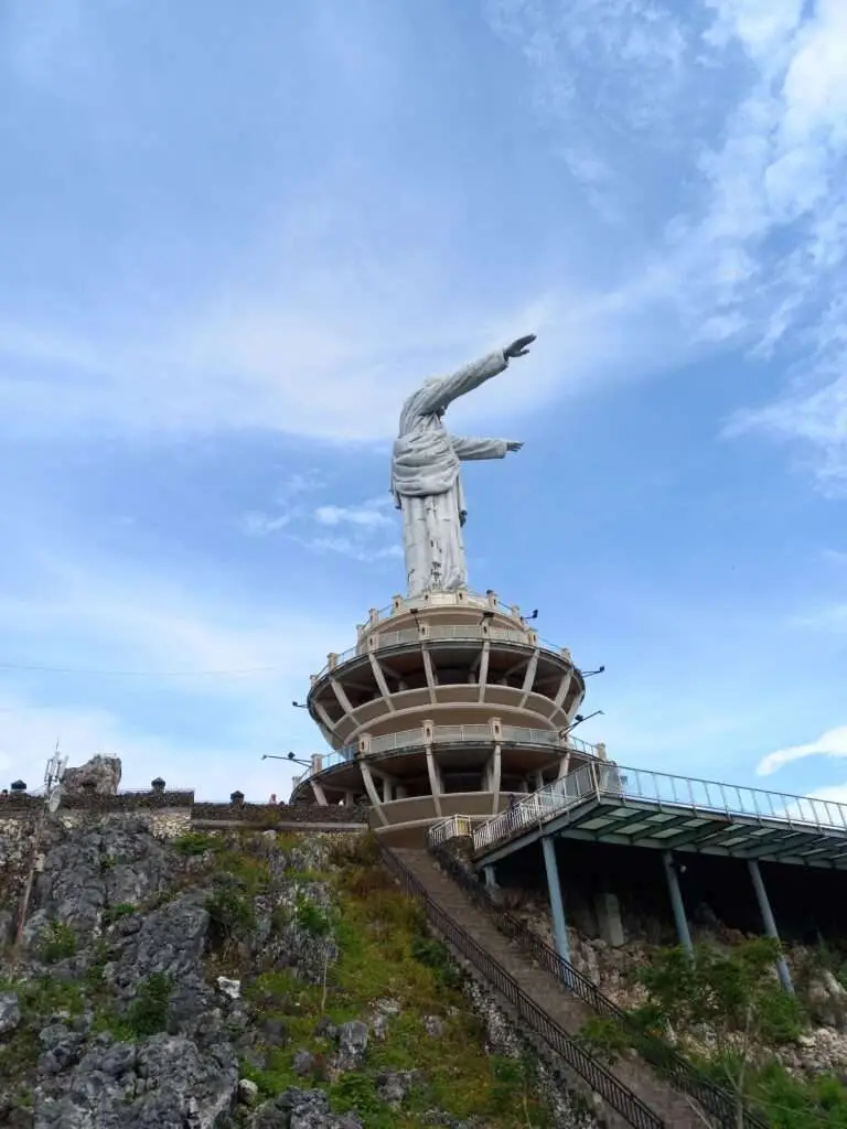Bendición de la estatua de Jesús