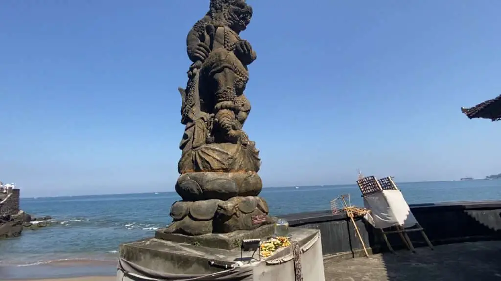 바투 볼롱 사원 