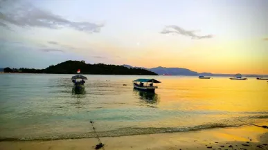 Mutun Strand Lampung