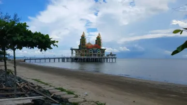 Pagatan Siring Strand