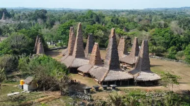 Dorp Ratenggaro