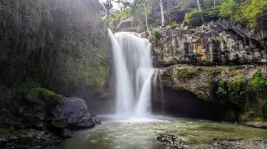 Tegenungan waterval