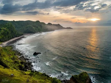 Menganti Strand