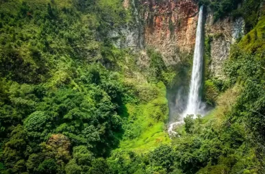 Sipiso-piso waterval